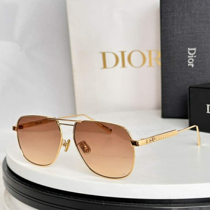 Picture of Dior Sunglasses _SKUfw77643977fw